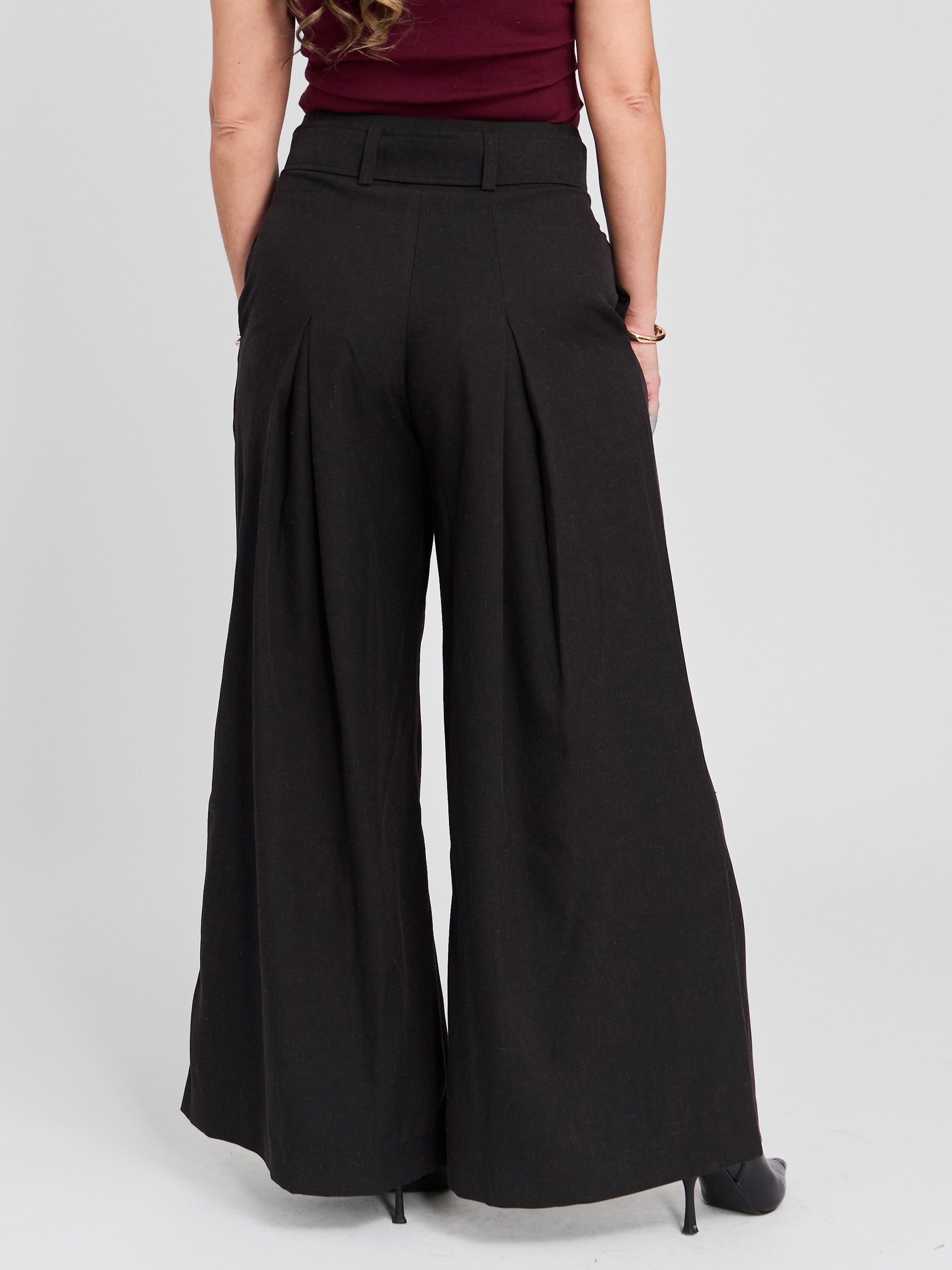 The Ultra Wide Leg Pleated Trousers